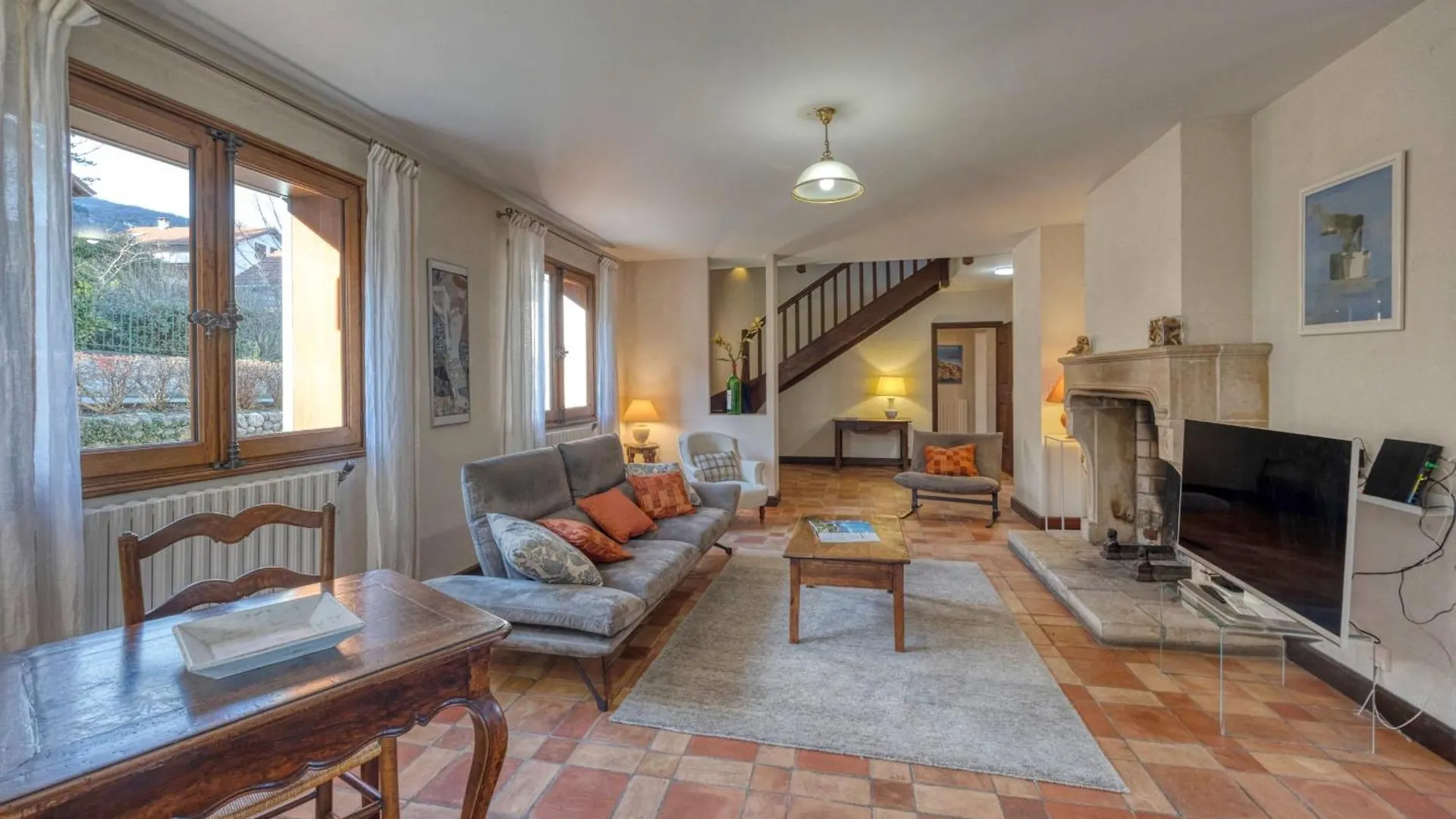 Holiday home #Hp La Maison Des Lilas Large Family House Sleeps 12 Garden Seyssins