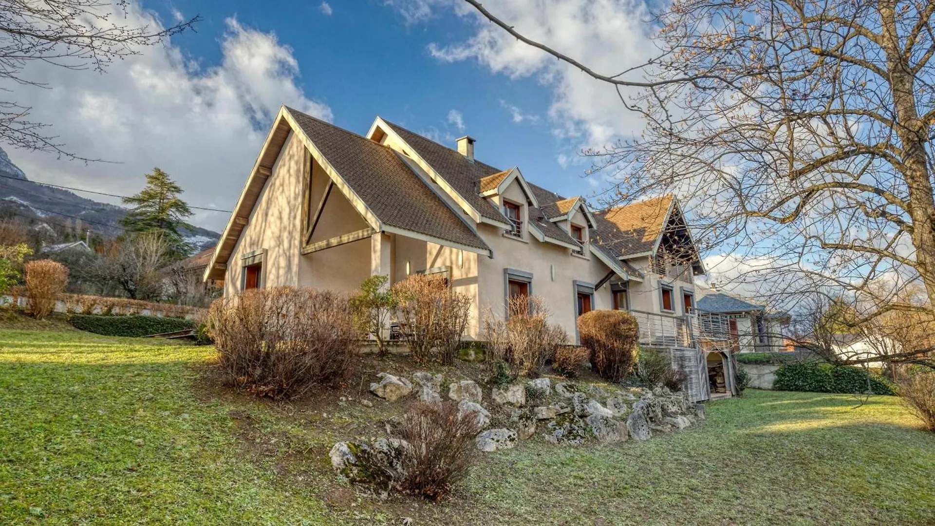 #Hp La Maison Des Lilas Large Family House Sleeps 12 Garden location